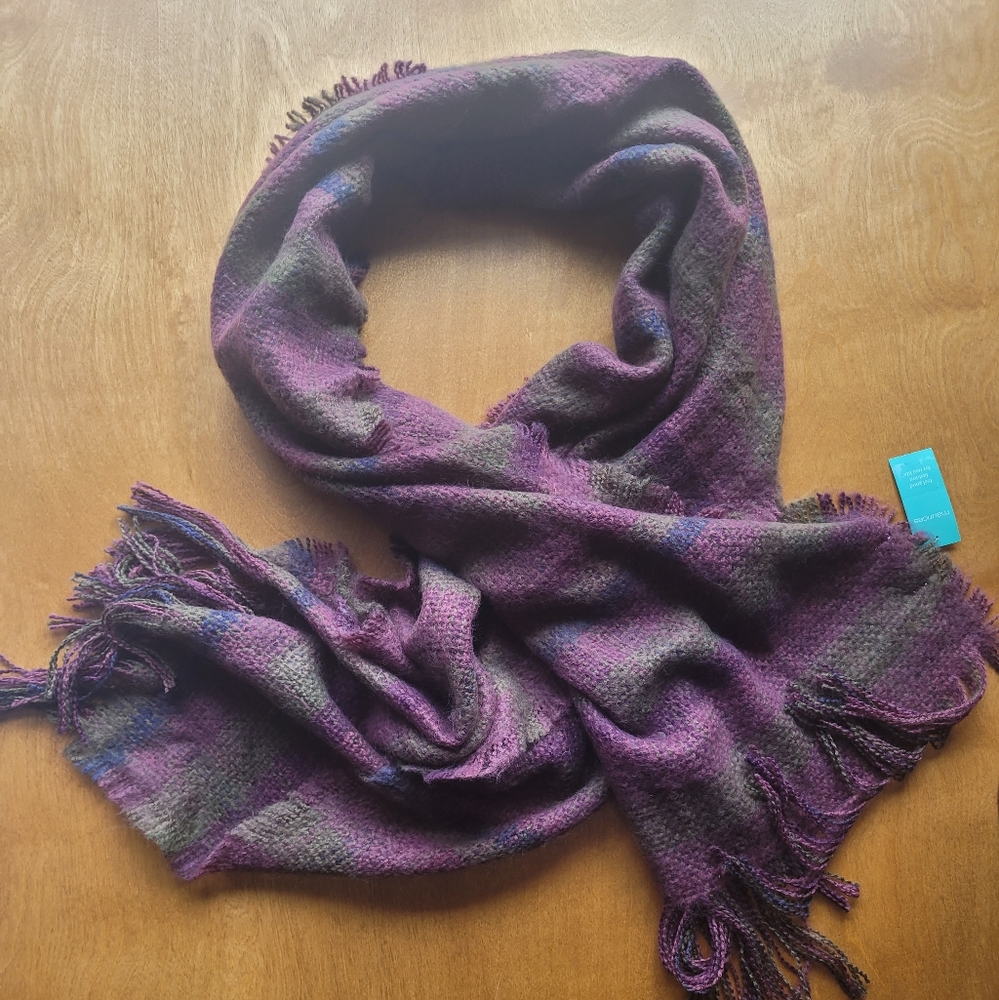 🧣 Maurices Striped Blanket Scarf – Soft & Cozy (NWT)